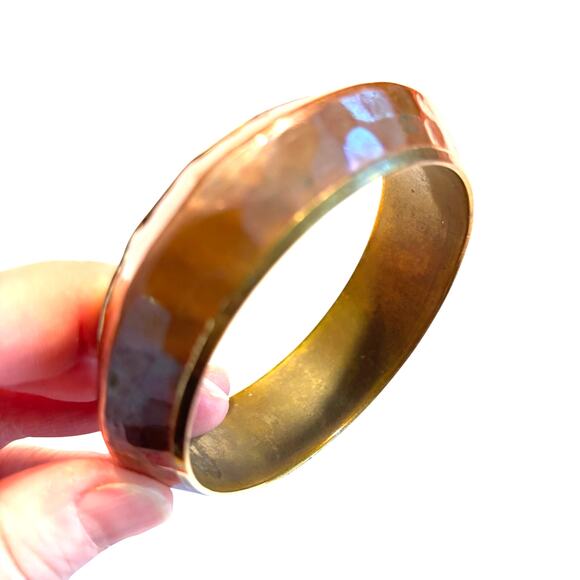 Hammered copper & brass bangle bracelet Boho mixed metals hippie chic jewelry - Picture 5 of 6